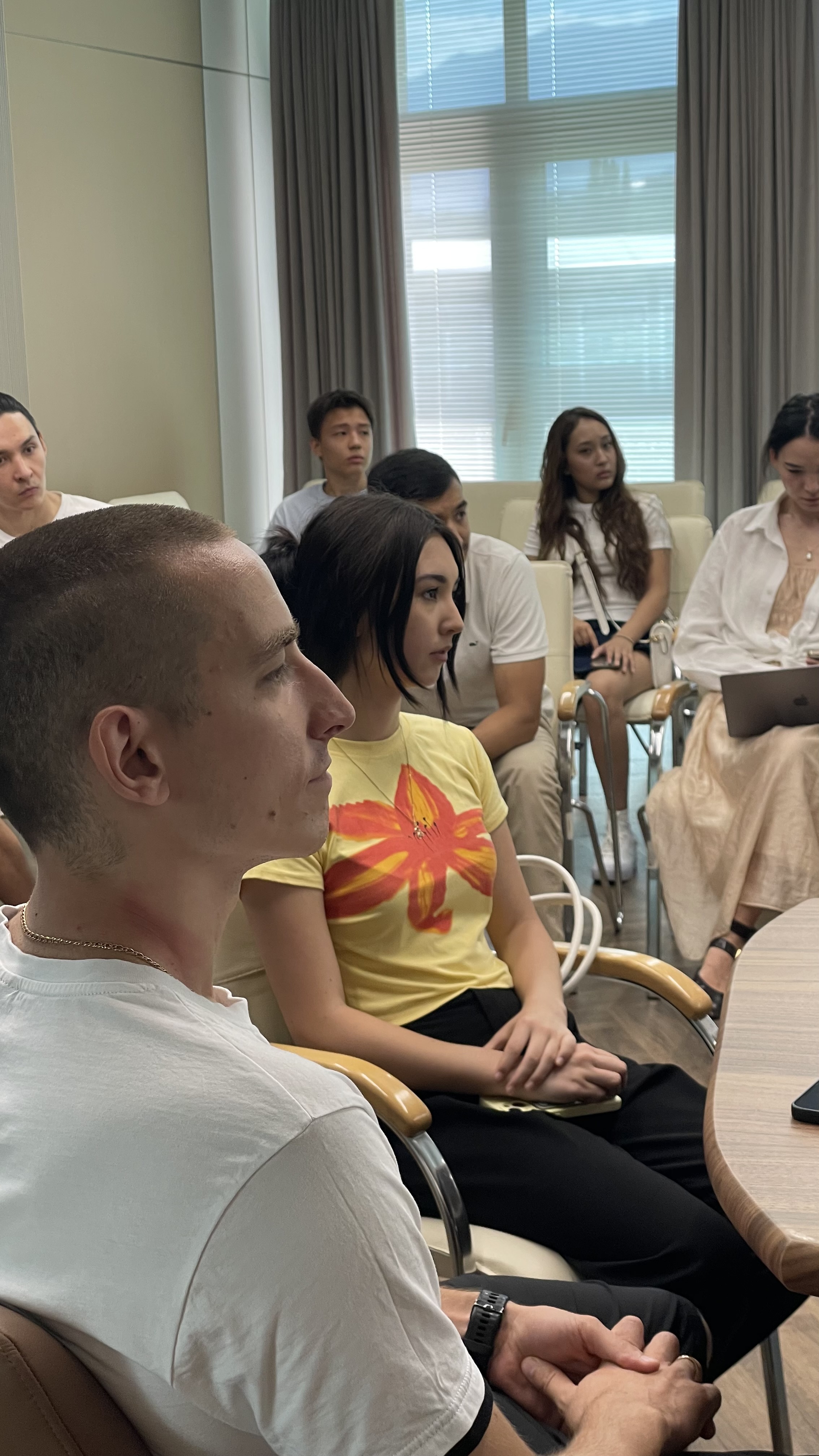 Участники записывают инсайты